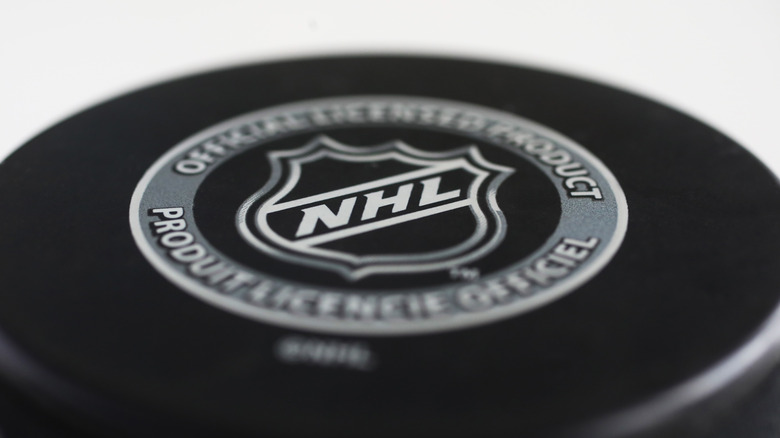 NHL puck