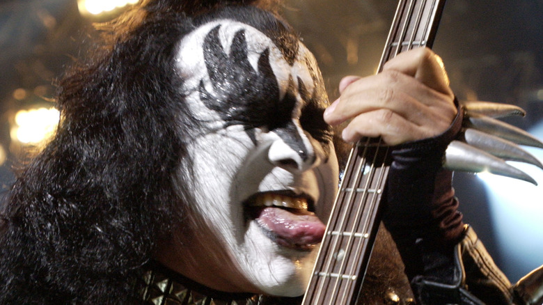 Gene Simmons, 2004