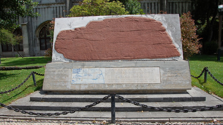 Dighton rock recreation