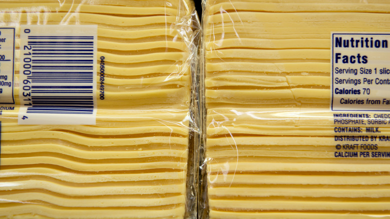Sliced cheese