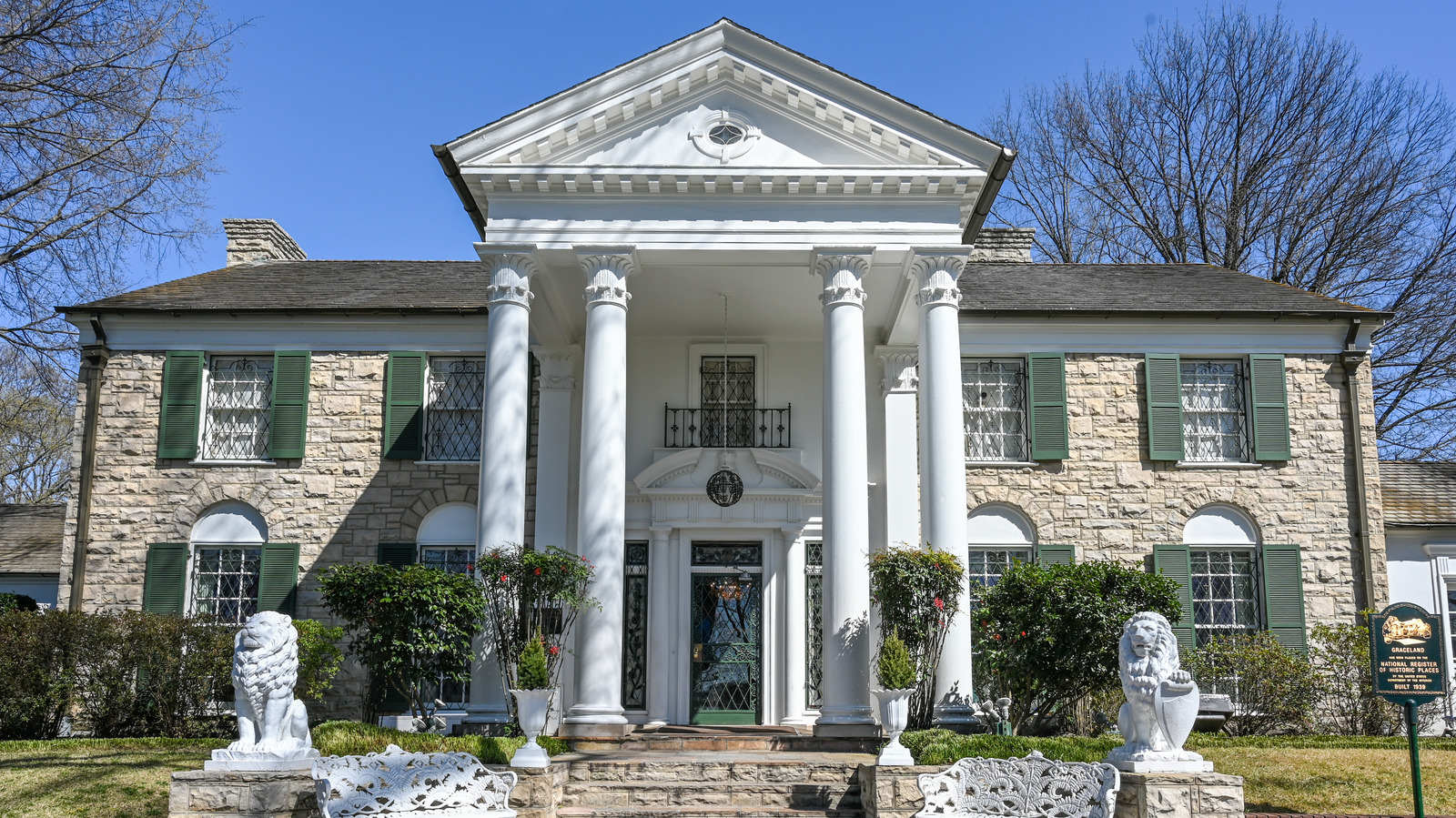 Why The Public Isn't Allowed Upstairs At Graceland
