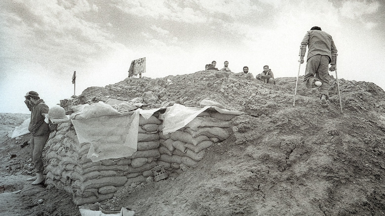 soldiers during iran-iraq war near khorramsahr, iran