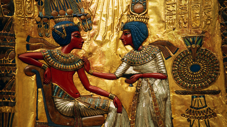 Egyptian king and queen image in gold