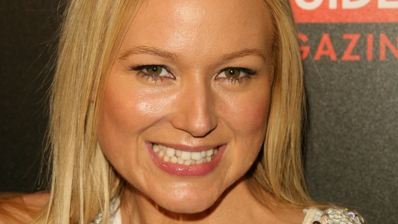 Jewel Kilcher smiling
