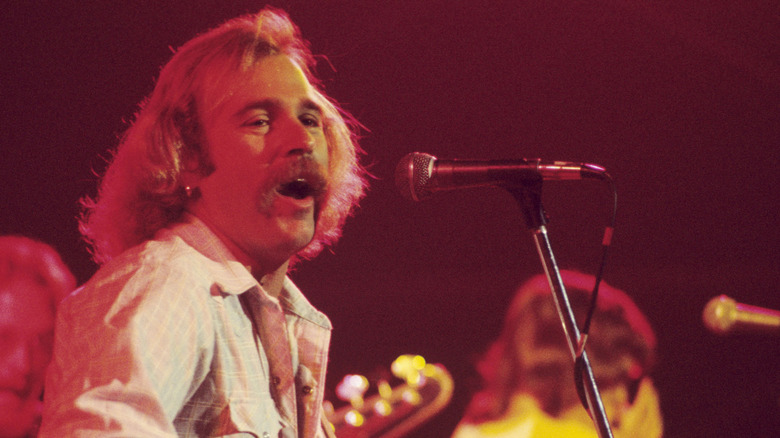 Jimmy Buffett sings