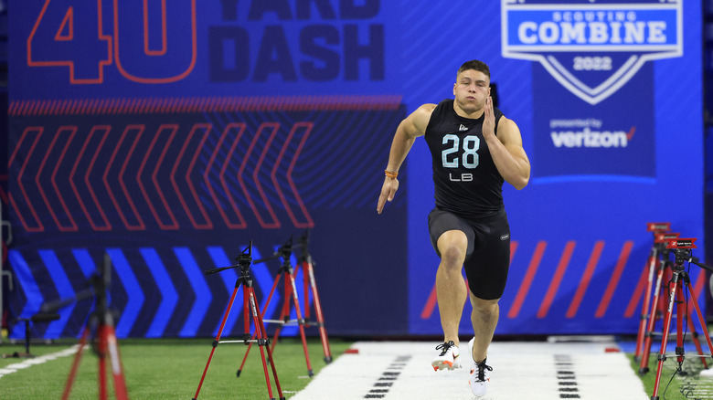 player running at NFL Combine