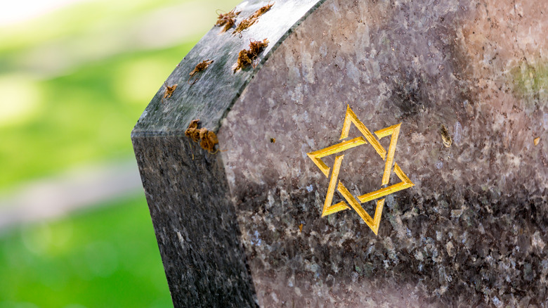 Star of David on headstone