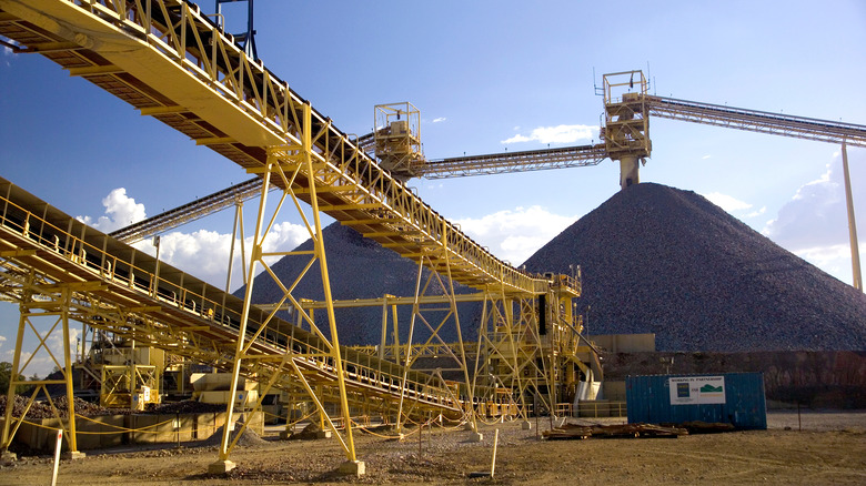 Gold mine machinery