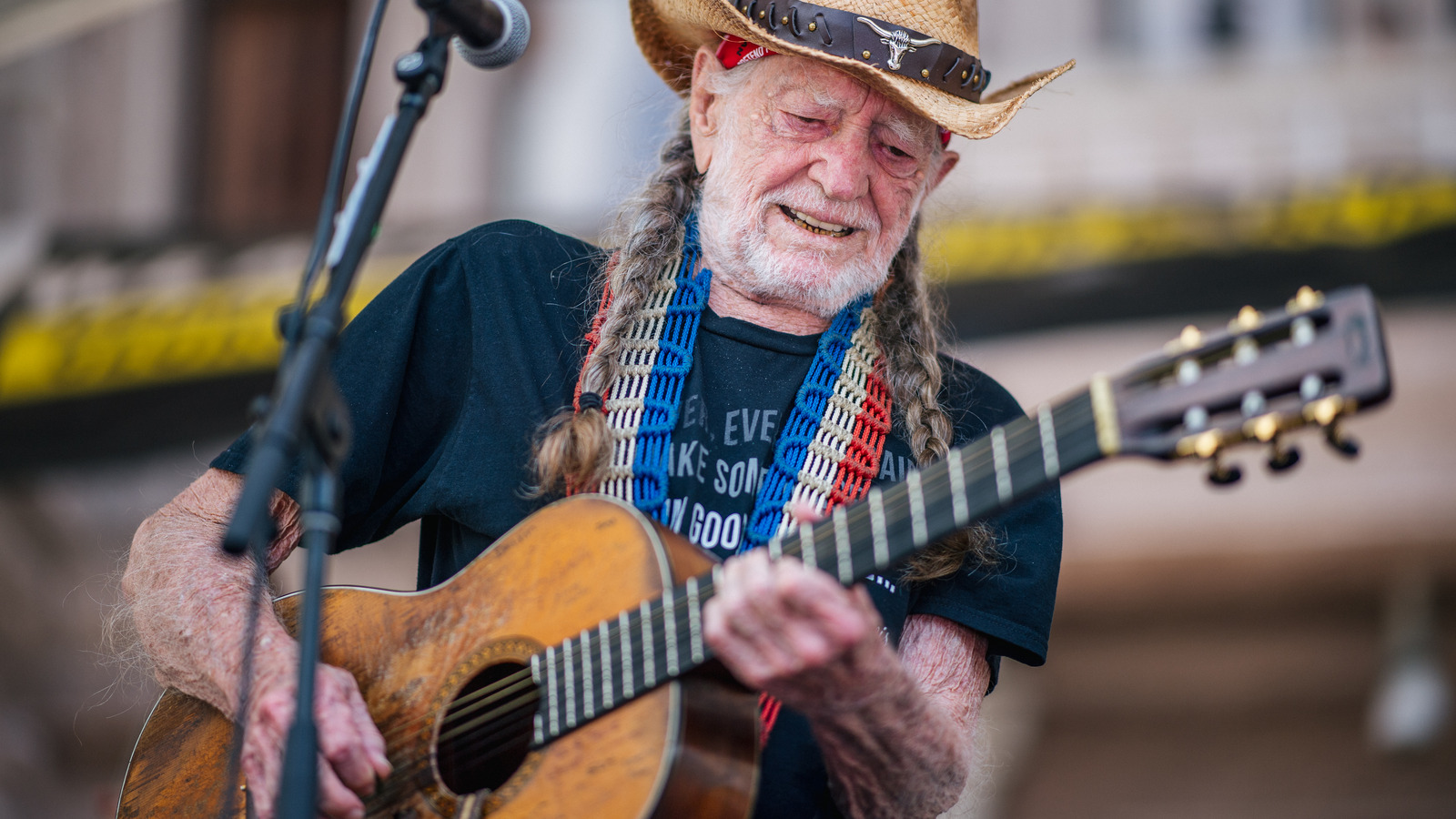 Willie Nelson: 12 Facts Only His Biggest Fans Would Know – Grunge