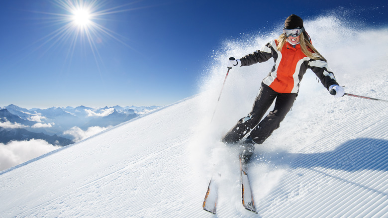 woman skiing