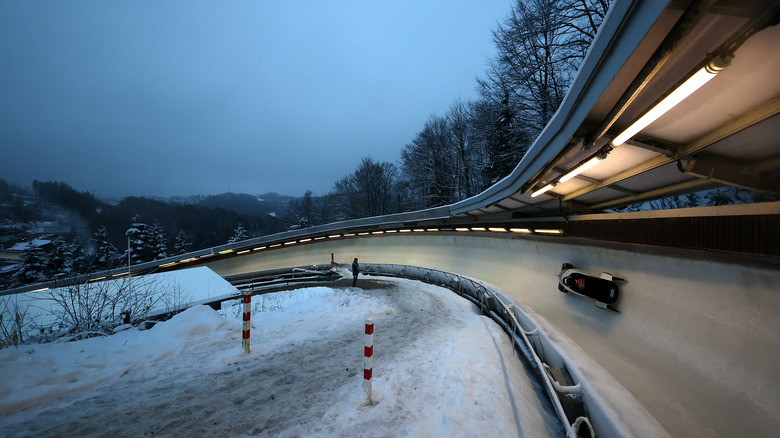 Monobob track