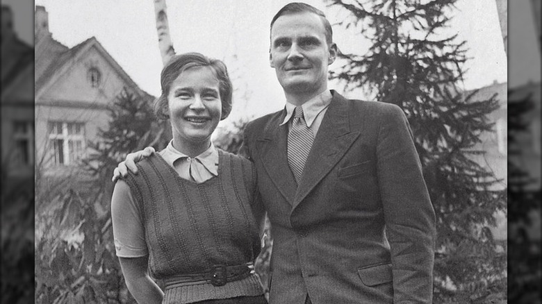 Harro and Libertas Schulze-Boysen standing outside together