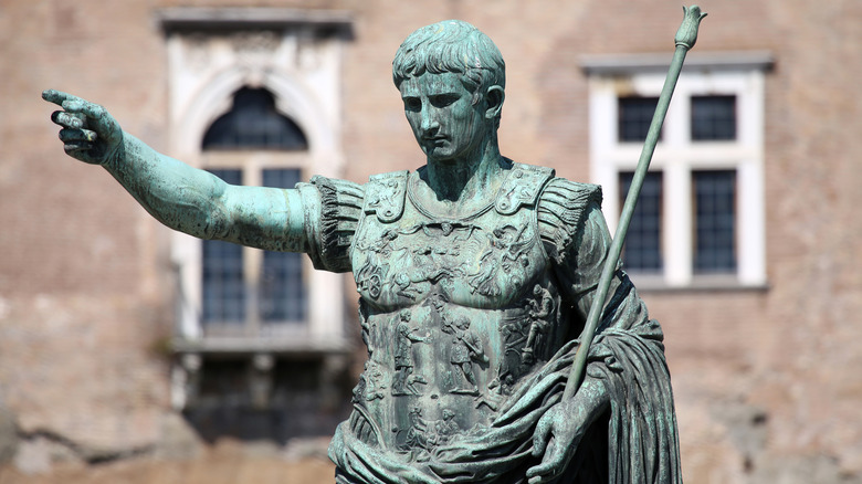 statue of augustus caesar