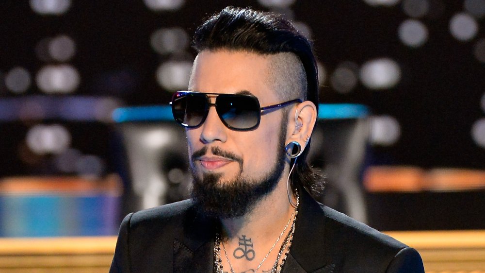 A profile shot of Dave Navarro