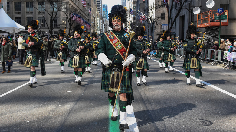 Pipers lead parade