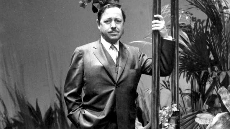 7 Historical Figures Who Died Strangely